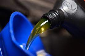 Safety First: The Safety Benefits Of Consistent Oil Changes In Business Bus Fleets
